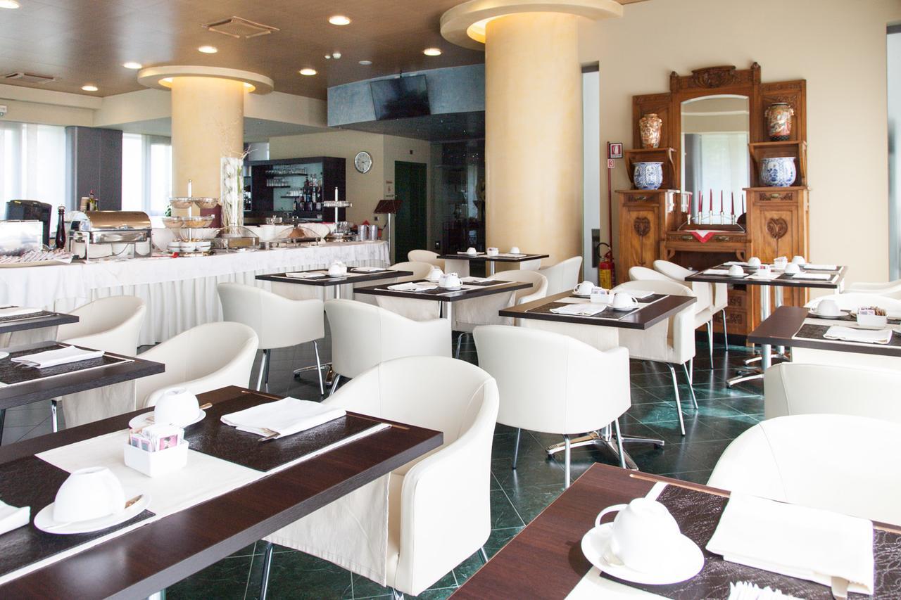 Hotel Senator Gorgonzola Zewnętrze zdjęcie